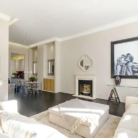 Beautiful 2 Bed