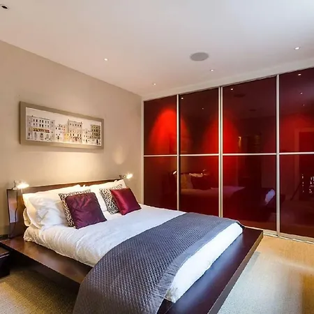 Beautiful 2 Bed Apartment *