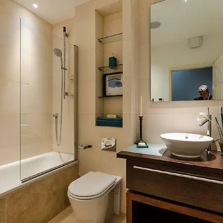 Beautiful 2 Bed